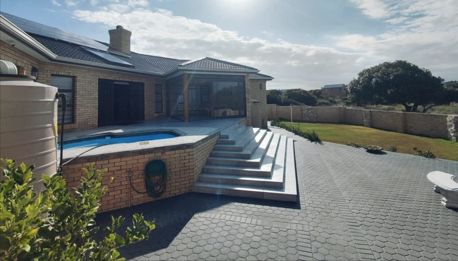 3 Bedroom Property for Sale in Stilbaai Wes Western Cape